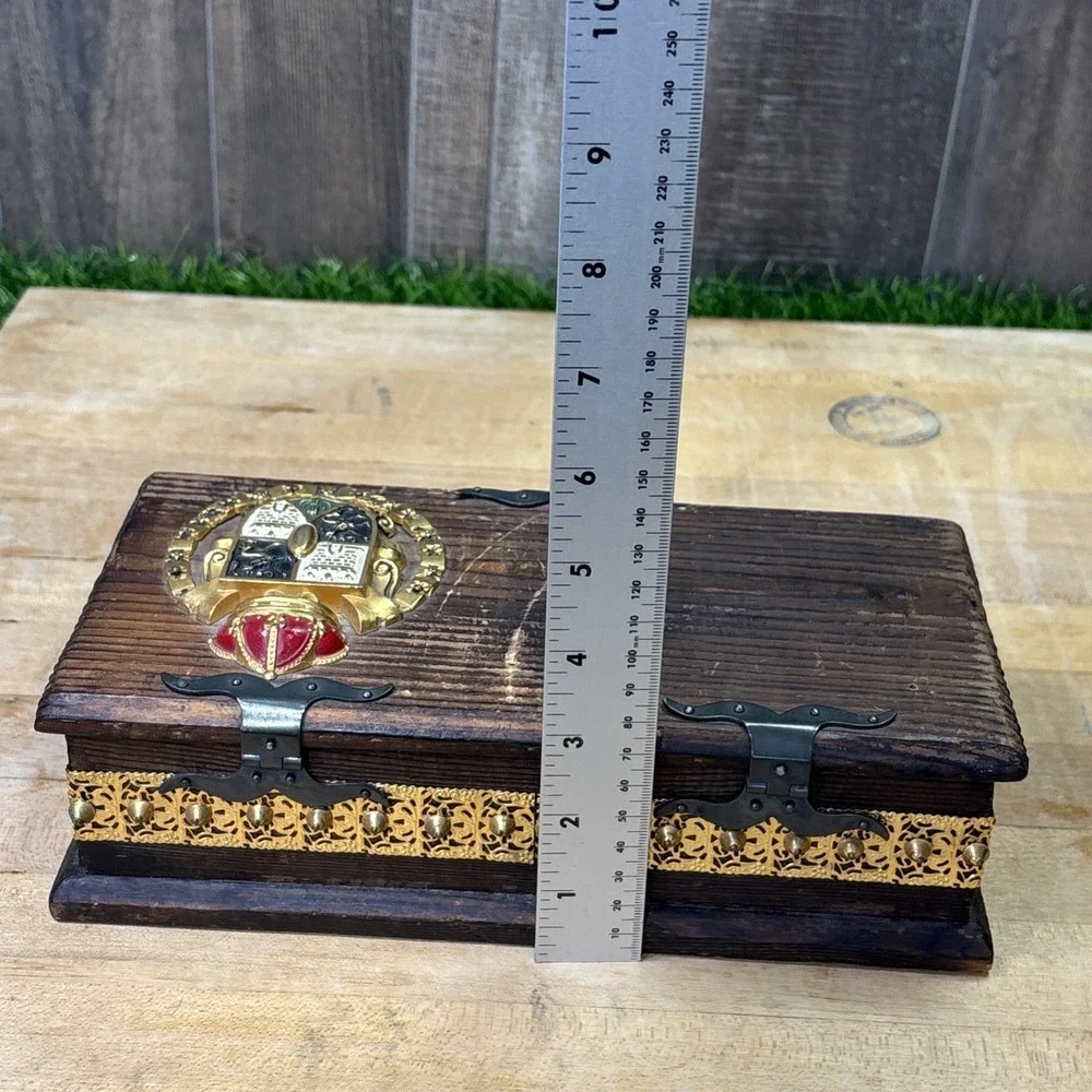 Vintage Wooden Trinket Jewelry Box Crest Gold Tone Decorative Keepsake Chest